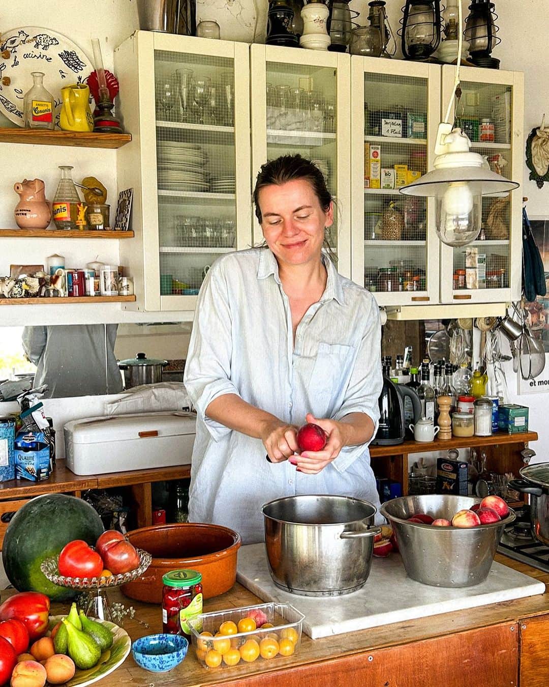 STIL IN BERLINのインスタグラム：「Living my Julia Child at La Pitchoune fantasy   📸 @stefaniegerke」