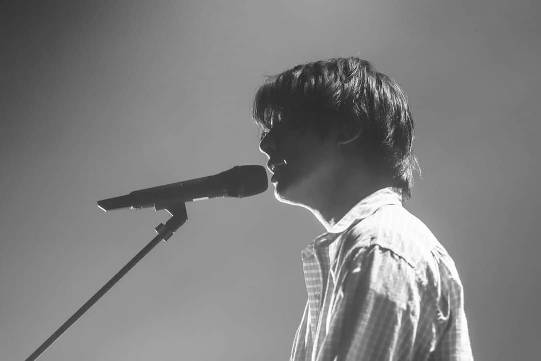井上竜馬のインスタグラム：「the shes gone pre. 「the summer's gone 〜シズゴの対バンBang!Bang!!Bang!!!〜」  in Zepp Namba  2023.07.12  誘ってくれてありがとう。胸が満たされる一日になってると良いな！またやろう！  📸 @yusuke_mphoto」