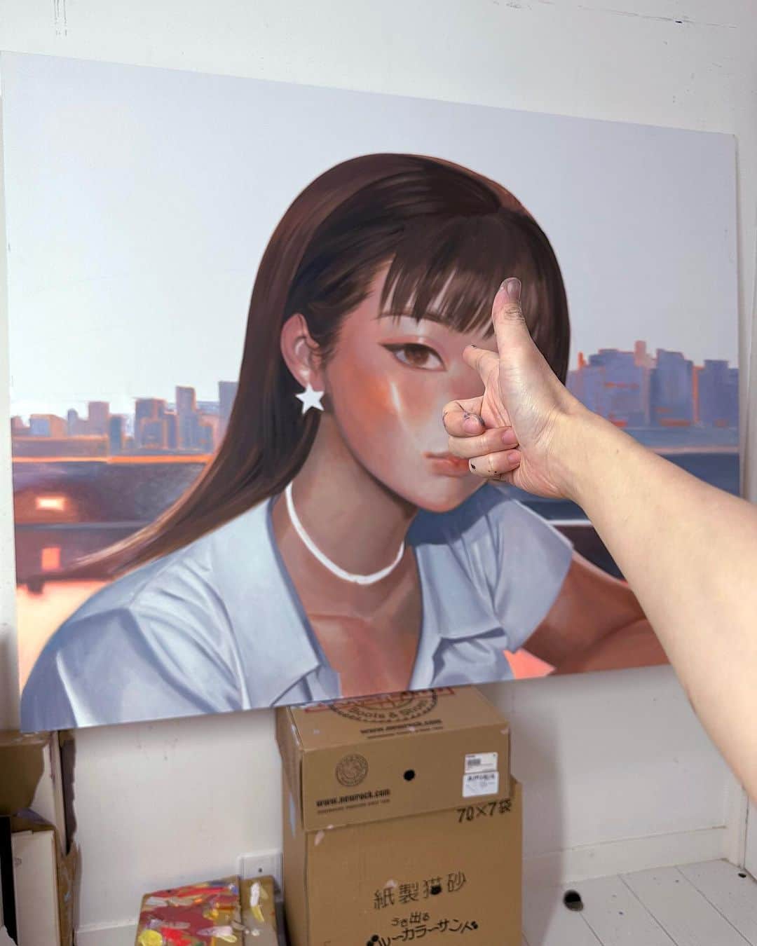 門小雷のインスタグラム：「Me and the drawings」