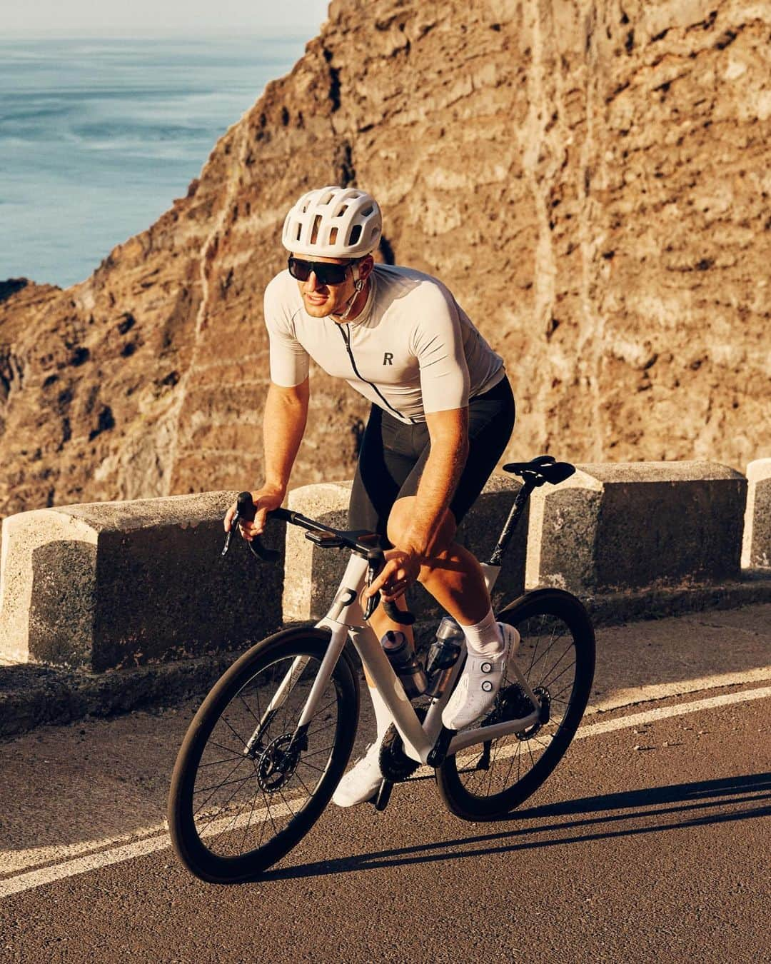 マルセル・キッテルさんのインスタグラム写真 - (マルセル・キッテルInstagram)「Chase records or unwind – the key is to savor the joy.  Discover the limited XLITE Edition by @marcelkittel 👉 link in bio. . . . 📸 @paulmasukowitz  #rosebikes #justride #xliteunltd」7月12日 22時12分 - marcelkittel