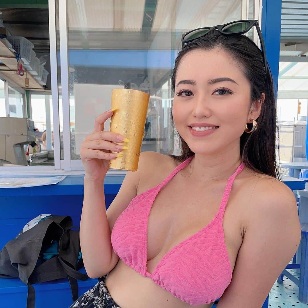 KOUMIのインスタグラム：「. 夏は楽しんだもん勝ちー💖 あと、夏ネイルにしました💛 みんな元気ですかー？」