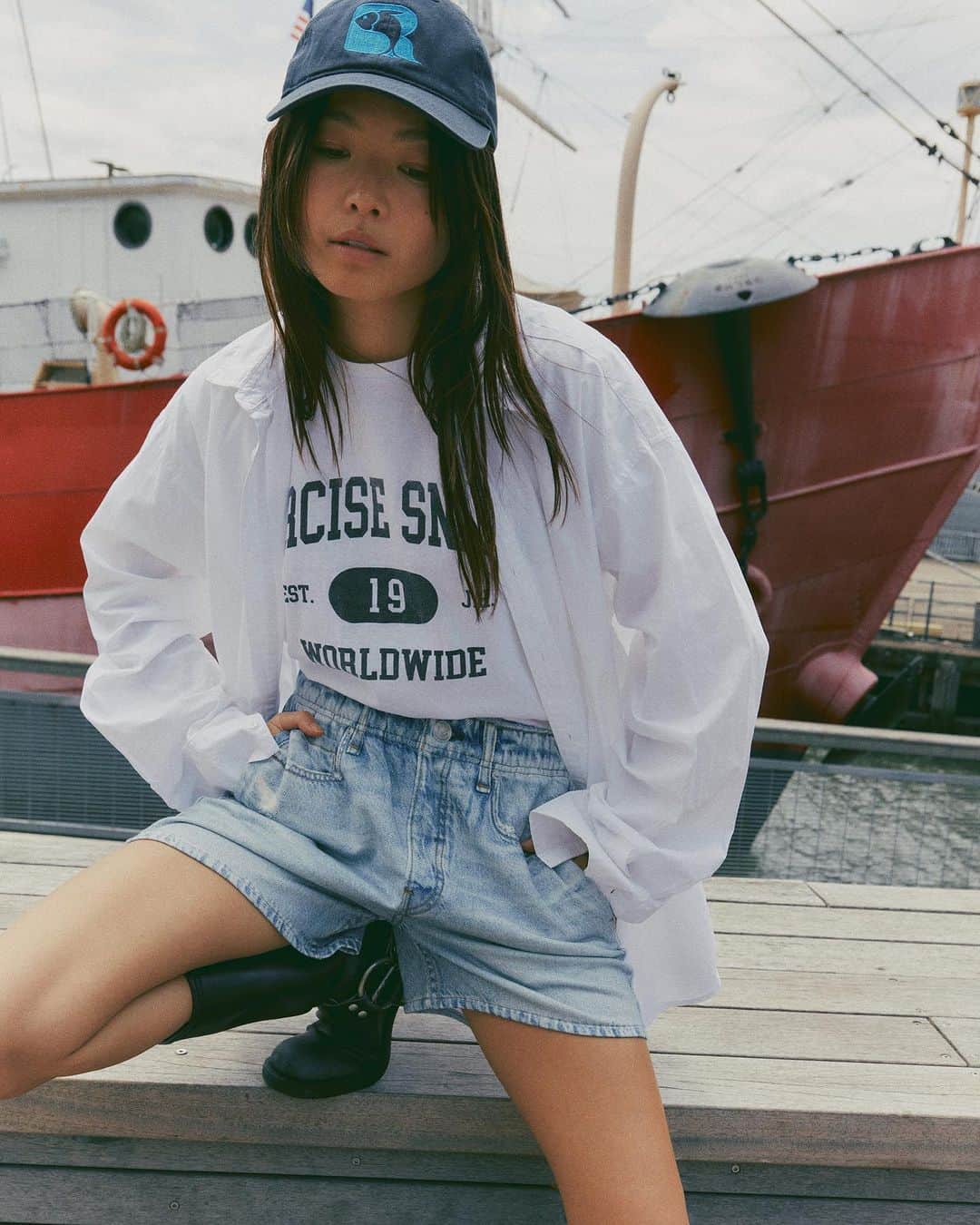 ラグ&ボーンのインスタグラム：「“YOU CAN’T SOFT LAUNCH YOUR SOUL." @_yanyanchan in the radically soft Miramar Walking Short.」