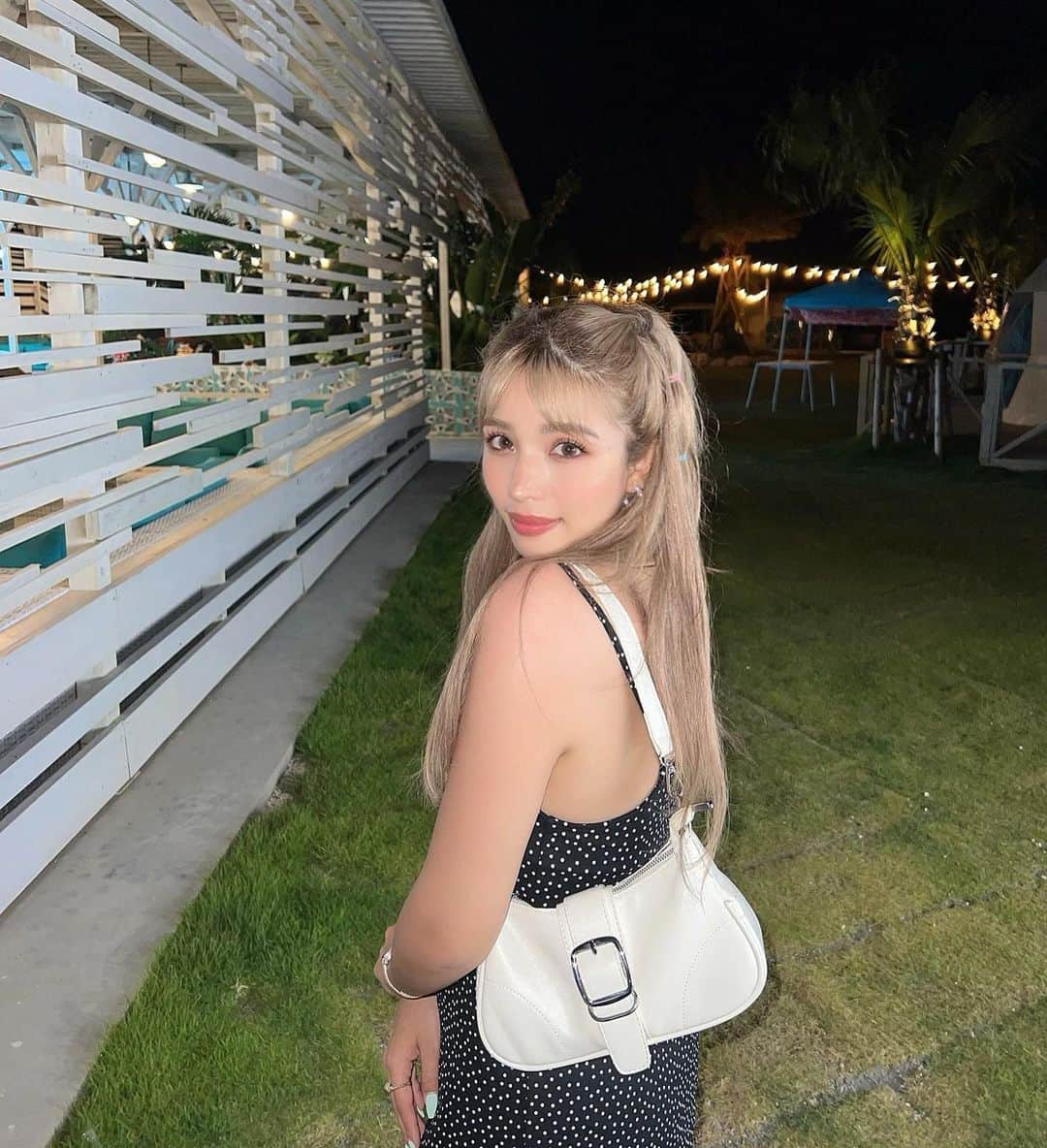 MAYUのインスタグラム：「... 𝐃𝐢𝐧𝐧𝐞𝐫🍴🍹🌺⠀」
