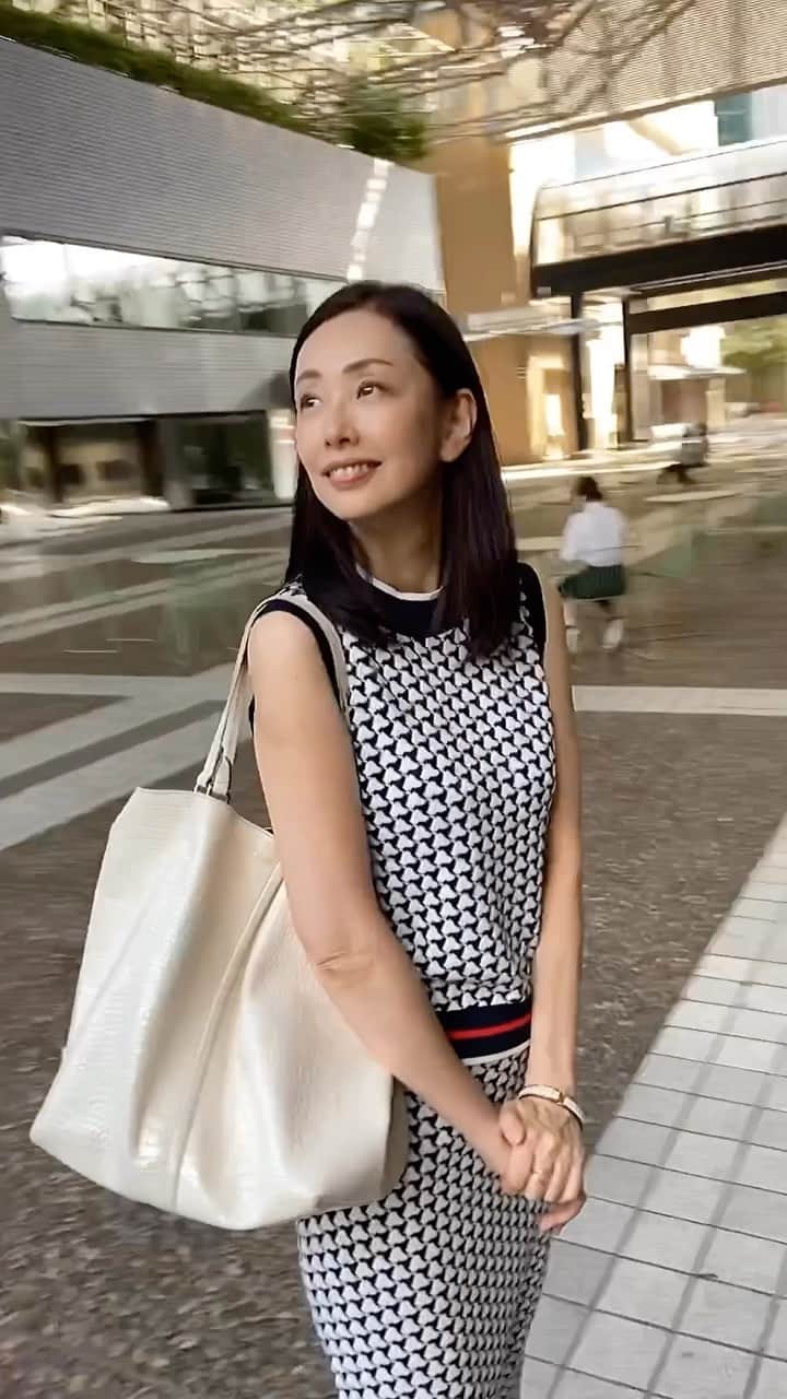 田村翔子のインスタグラム：「今日はアークヒルズの近くで打ち合わせ😊 昨日は八王子で。 暑い中、打ち合わせが続いています😅  #打ち合わせ#お仕事コーデ#夏コーデ#summerfashion#summeroutfit #田村翔子#lifestyle#ライフスタイル」