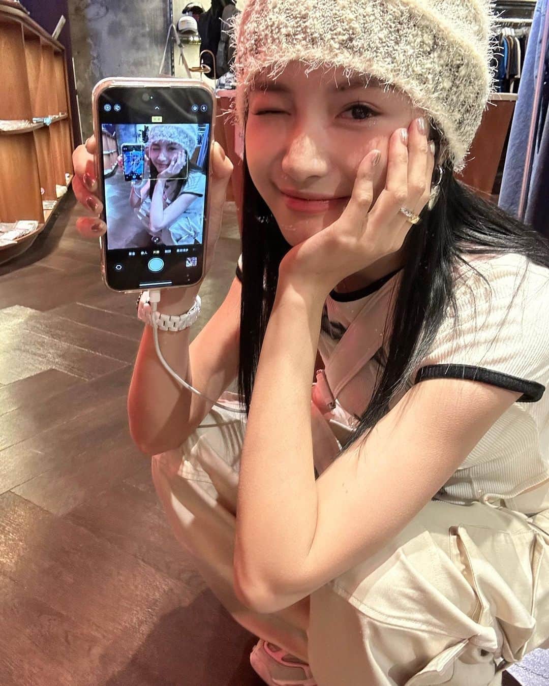 リン・シャオザイのインスタグラム：「🥥」