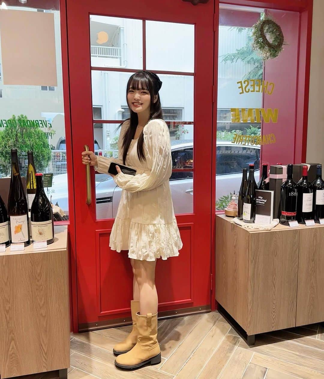 のインスタグラム：「참새는 방앗간을 이구미는 와인샵을🍒🥂」