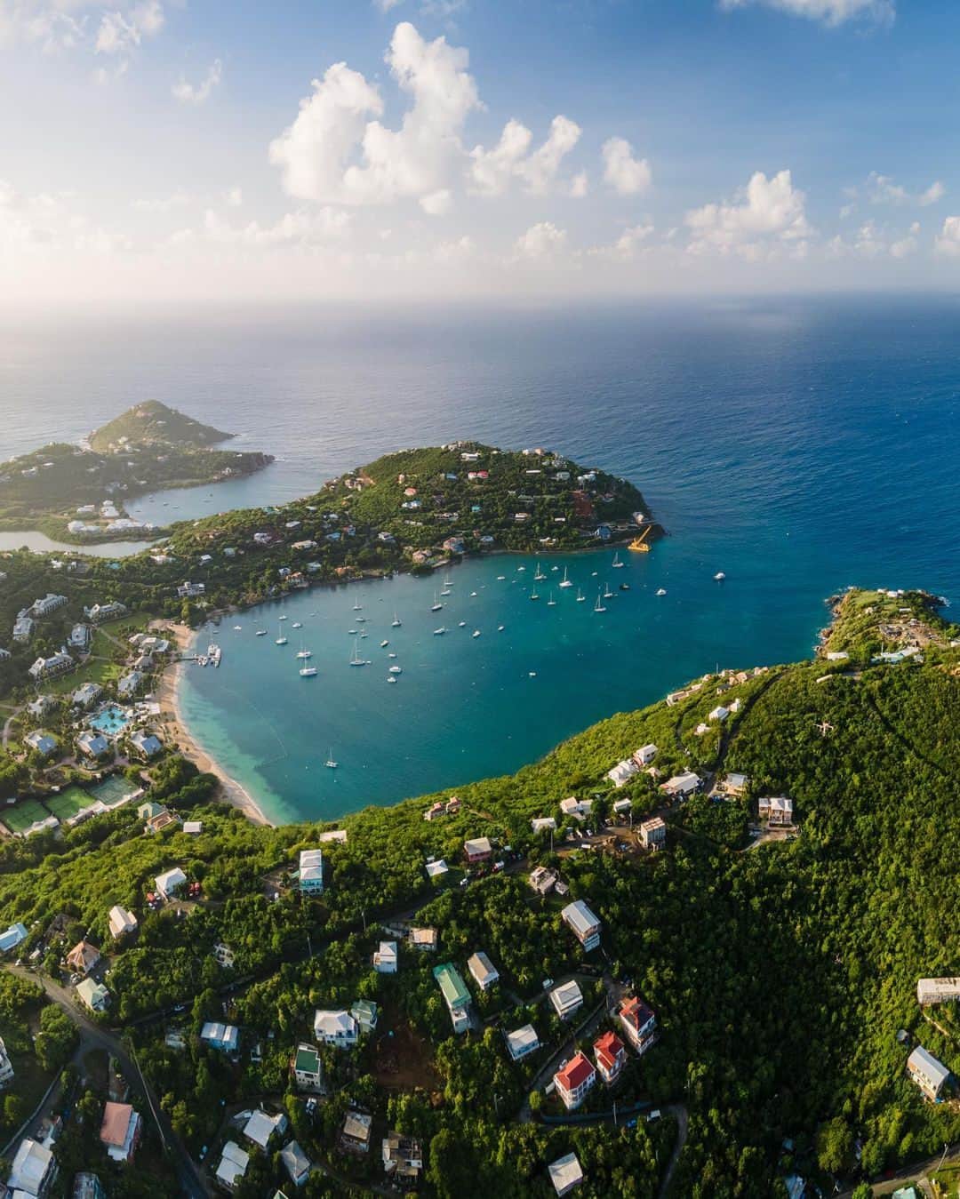 Visit The USAのインスタグラム：「St. John, U.S. Virgin Islands, is easy on the eyes. 🤩  Drive down the scenic North Shore Road or make your way up the more than 20 hiking trails around the island for picture-perfect views. Save these spots to get them on camera: 📸Trunk Bay Overlook 📸Bordeaux Mountain Trail 📸Peace Hill Trail 📸Ram Head Trail 📸Cinnamon Bay Trail  📸: @wally.iv  #VisitTheUSA #USVirginIslands #USVI #USVINice #StJohn #BeachVacation」