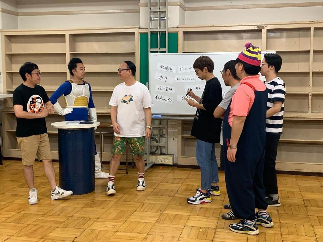 R藤本さんのインスタグラム写真 - (R藤本Instagram)「「R藤本同期芸人座談会」 ご視聴ありがとうございました！  東京NSC10期の中で誰がNo.1なのかを 大決定！写真は大喜利を熟考する水牛さんです。  #はじまざ#東京nsc10期生」7月12日 23時17分 - hajimaza