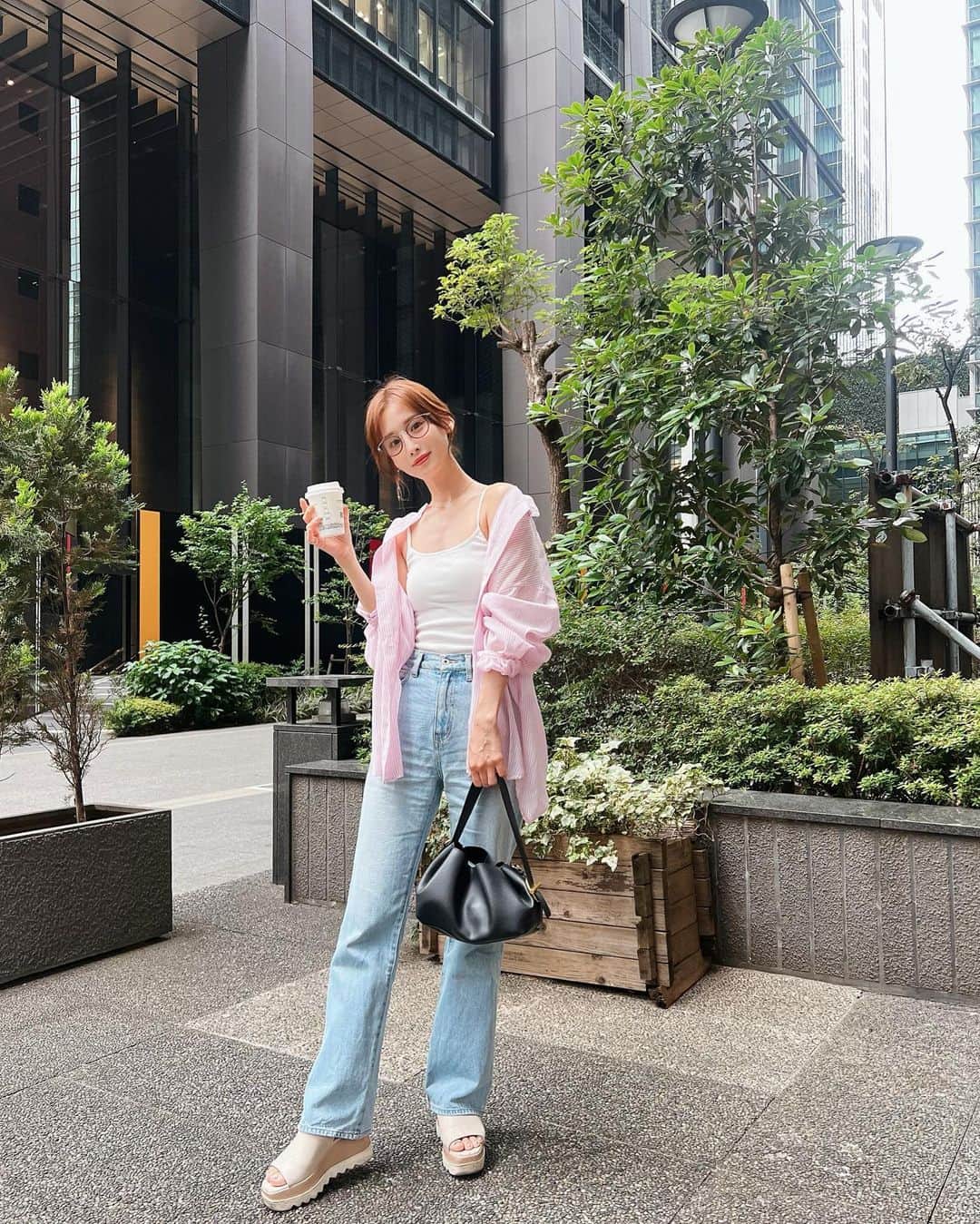 益田アンナさんのインスタグラム写真 - (益田アンナInstagram)「とある日のコーデ  最近焼けた？か痩せた？を会う人会う人に必ず言われます👧🏽  @ah_hair_makeup から貰った#vicente デニムが最強に盛れる…🥹  #コーデ#骨格ウェーブ#emoda#grl#admance#vicente」7月12日 23時21分 - anna_masuda