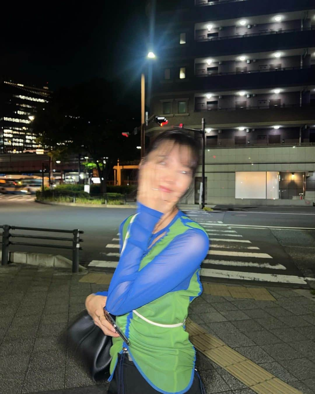 中川可菜のインスタグラム：「たくさん歩いた日🚶‍♀️🌃  夏は日中暑いし日焼けするしで 涼しい夜にお散歩するの好きなんだけど、 今年は夜も蒸し暑いね〜🥵  心地よい涼しさよ、どこいったーーー🗣️⛰️」