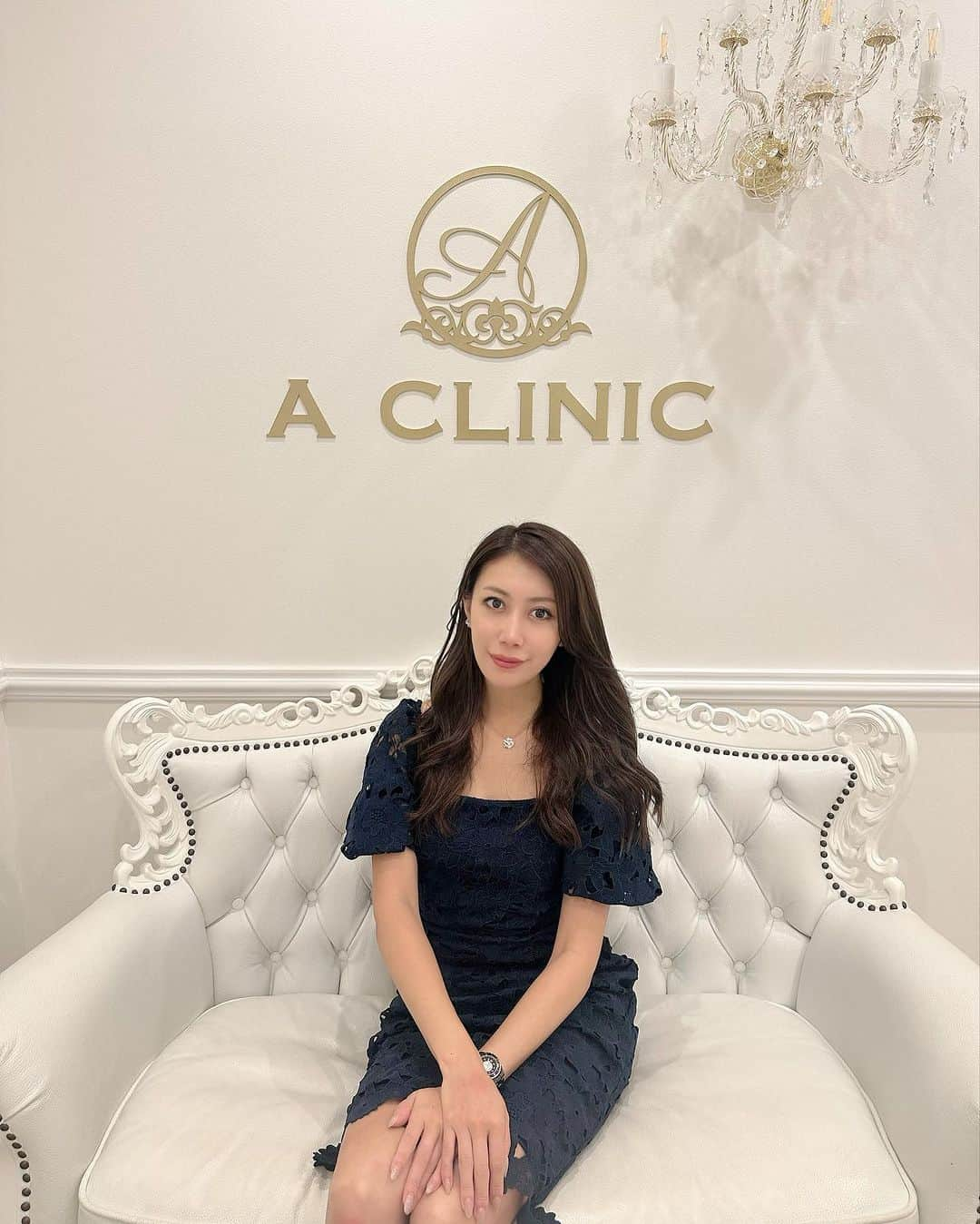 齋藤菜月さんのインスタグラム写真 - (齋藤菜月Instagram)「@a_clinic_ginza で @aclinic_hasegawa 先生に #Aスレッド　を施術してもらいました🩷  2年前くらいに1day脂肪吸引とAスレッドをやってもらって スッキリしたけど 最近また輪郭がぼやけてきて 口元もたるんでいたのでひきあげてもらいました！ 先生が丁寧にカウンセリングしてくださって、 左右差も改善された👶  ほうれい線も気になってきていたので 輪郭のたるみと ほうれい線を引き上げてもらいました💖 施術直後からフェイスラインが整いました🥹✨ 半年から一年持つそうなので またメンテナンスもお願いしよう☺️☺️  悩み別にカウンセリングしてくれて 施術してもらえるから 色々な悩みを相談してみるのがおすすめです🥹 すぐに効果が出るから嬉しい限り🥰  #aスレッド #1day小顔脂肪吸引 #糸リフト #aclinic #aclinic銀座 #aclinic横浜 #aclinic新宿#aclinic名古屋#aclinic大阪 #aclinic仙台 #aclinic池袋#aclinic福岡#aクリニック#エークリニック #美容 #小顔 #美肌#リフトアップ #美容外科 #美容皮膚科 #美容クリニック #長谷川光」7月12日 23時51分 - irisnacchi