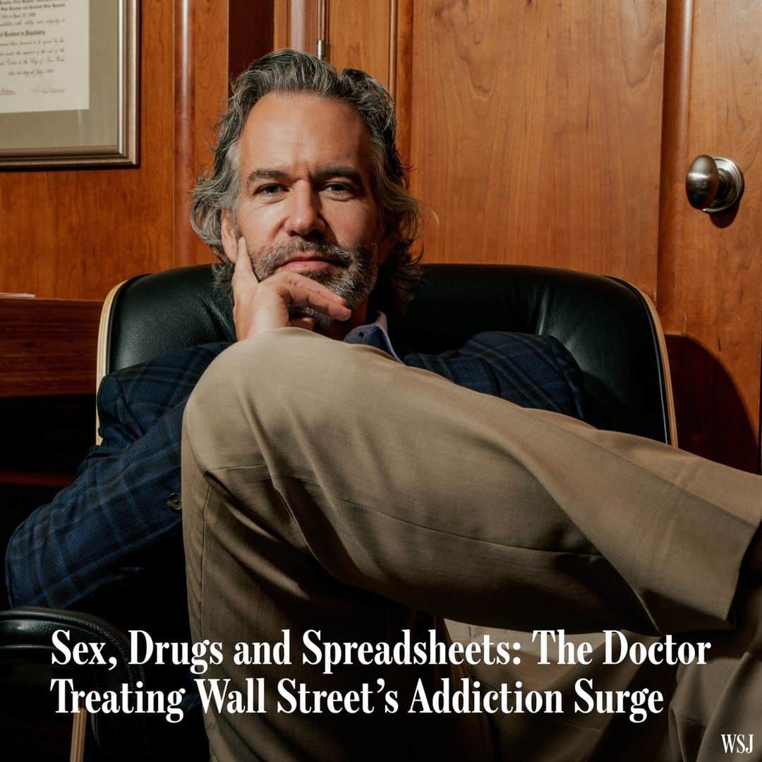 Wall Street Journalさんのインスタグラム写真 - (Wall Street JournalInstagram)「When titans of finance get addicted to drugs and alcohol, they sometimes end up on the couch of Dr. Sam Glazer.⁠ ⁠ Dr. Glazer, a psychiatrist, treats the Wall Street set for substance abuse and other mental illnesses. Demand for services like his has ballooned since the pandemic. Glazer recently added two therapists to his now six-member practice, which treats about 200 patients at a time.⁠ ⁠ Most are traders, fund managers, investment bankers and corporate lawyers. Almost all are men who are afraid to tell their employers about their ailments, much less ask for medical leaves.⁠ ⁠ “I’ve seen a lot of people who are high functioning in the upper levels of finance who are terrified of being exposed,” Glazer said. “There’s a culture of paranoia. ‘Would you want someone to manage your money who’s an identified alcoholic?’”⁠ ⁠ Annual compensation for partners at private-equity firms and hedge funds can run in the tens of millions of dollars. The money is often the problem.⁠ ⁠ When financial chieftains are riding high, some use substances and compulsive sex to amplify the feeling, Glazer said. When their fortunes sour, they do the same to avoid it. Others turn to addiction to mask the reality that achieving their goals can still leave them feeling empty. Money can also keep them from asking for help: They think no one wants to hear a rich guy complain.⁠ ⁠ Some industries have moved to destigmatize mental health, offering paid time off and free counseling. The measures are part of a broad shift sweeping higher education, politics and professional sports.⁠ ⁠ Change has been uneven on Wall Street. Large banks have introduced new mental-health initiatives. Private-equity firms and hedge funds have been slower to act. Most such “alternative investment managers” are privately owned and pride themselves on being even more competitive—and paying even more—than publicly traded big-name banks.⁠ ⁠ Read more at the link in our bio.⁠ ⁠ 📷: @erichelgas for @wsjphotos」7月13日 0時37分 - wsj