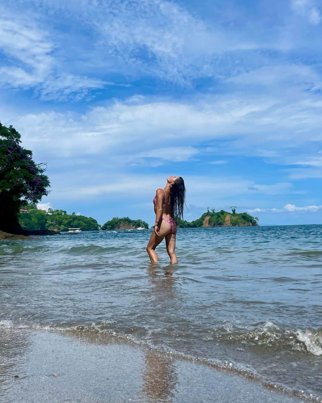 Brooke Marie Hylandのインスタグラム：「Pura Vida 🍉🌊✨🌴🚣‍♀️」