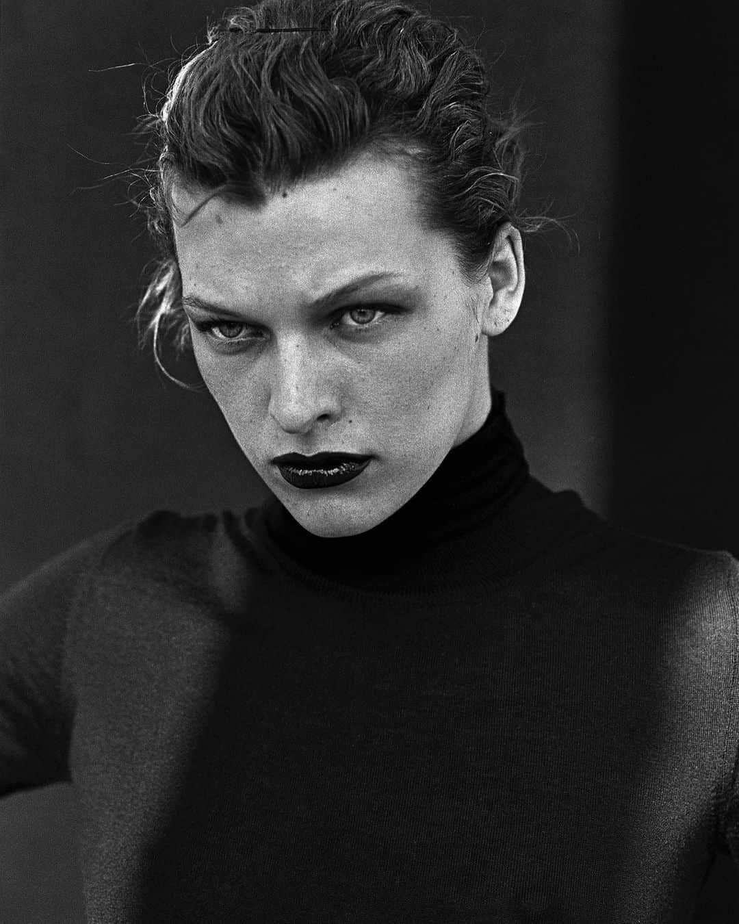 ピーター・リンドバーグのインスタグラム：「Milla Jovovich, New York, 2000 #LindberghStories #MillaJovovich #vogueitalia #imagesofwomen」