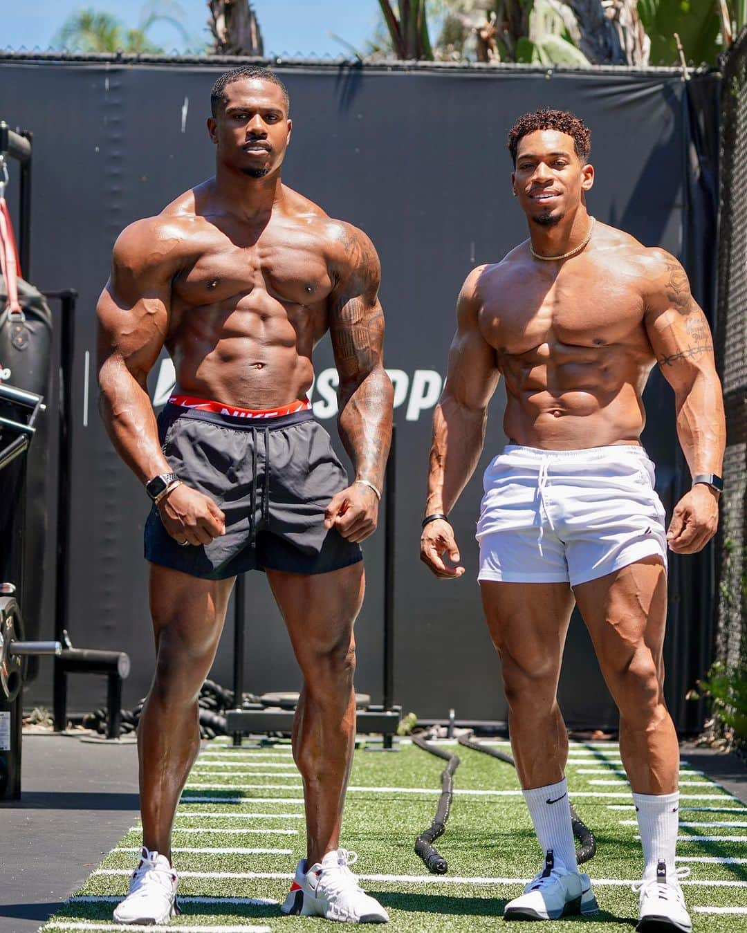 Simeon Pandaのインスタグラム：「Dope session with @jbailey_justdoit at my home gym yesterday 💪🏾💪🏾 make sure you’re subscribed to my YouTube channel to see it! 👌🏾 I’ve got some great videos coming.」