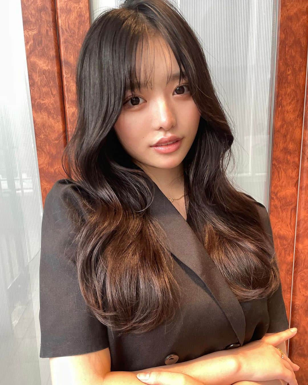 のインスタグラム：「今日も舞台挨拶来てくれてありがとうございました🫶  やっぱりみんなに会えるのって ほんっとに嬉しいなって実感😌✨  最近暑いから、映画ヒッチハイク見て涼んでね👻 感想待ってます🤭  セットは @violet_daisuke さんにしていただきました✨  #映画ヒッチハイク #映画 #ホラー #ヘアセット」