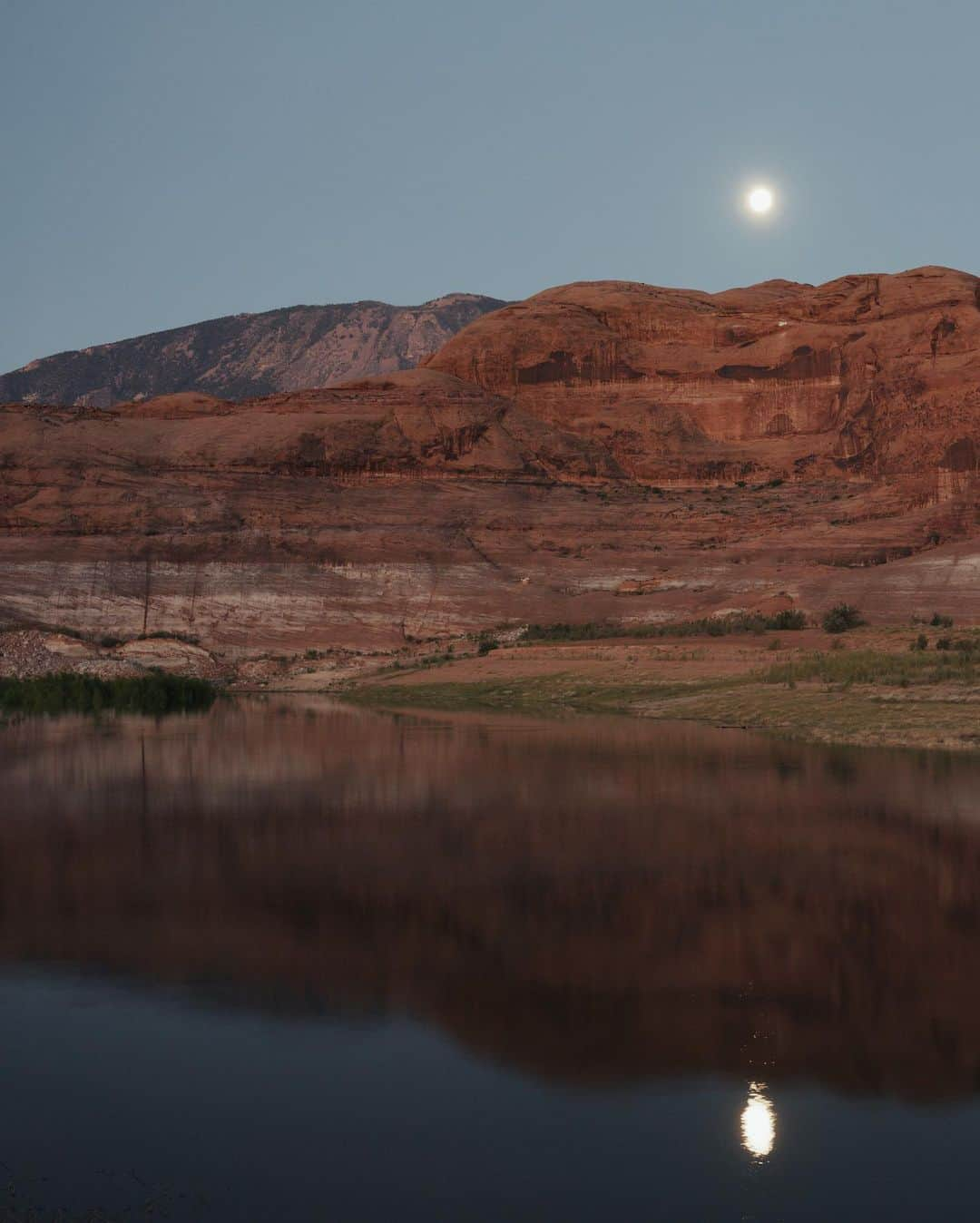 Enzo Cariniさんのインスタグラム写真 - (Enzo CariniInstagram)「This is the point where you realize there is so much more to life.   #sonyalpha #lakepowell #photography #landscape」7月13日 1時54分 - enzo_carini