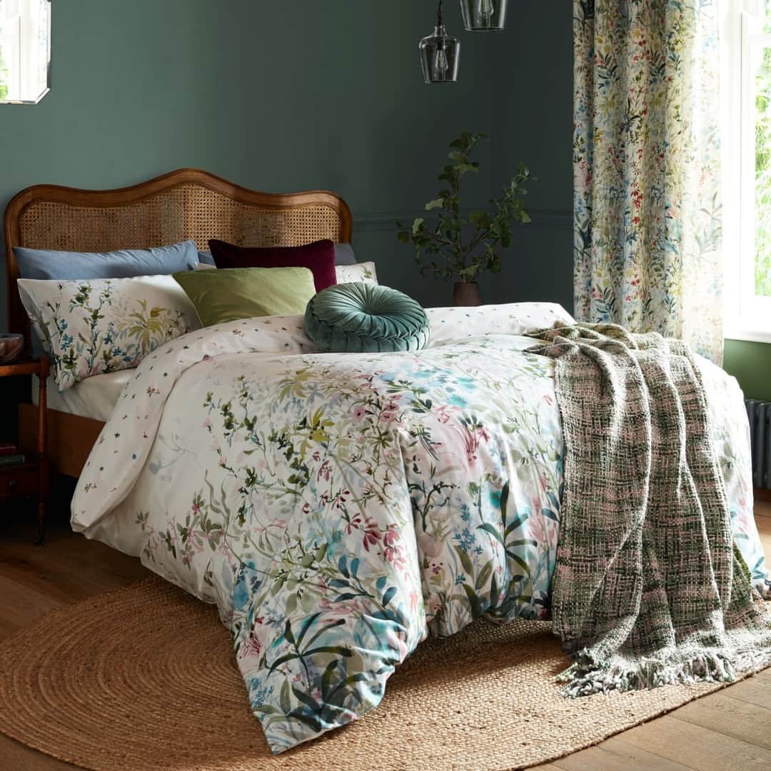 ローラアシュレイさんのインスタグラム写真 - (ローラアシュレイInstagram)「NEW IN ✨ Give your bed a refresh with our new striking bedding.⁣ ⁣ 🔎 Pointon Fields Duvet Cover and Pillowcase Set⁣ 🔎 Loveston Duvet Cover and Pillowcase Set⁣ 🔎 Edita's Garden Duvet Cover and Pillowcase Set⁣ ⁣ Now available on lauraashley.com and @nextofficial」7月13日 2時00分 - lauraashleyuk