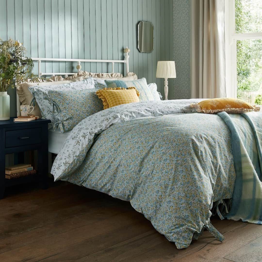 ローラアシュレイさんのインスタグラム写真 - (ローラアシュレイInstagram)「NEW IN ✨ Give your bed a refresh with our new striking bedding.⁣ ⁣ 🔎 Pointon Fields Duvet Cover and Pillowcase Set⁣ 🔎 Loveston Duvet Cover and Pillowcase Set⁣ 🔎 Edita's Garden Duvet Cover and Pillowcase Set⁣ ⁣ Now available on lauraashley.com and @nextofficial」7月13日 2時00分 - lauraashleyuk