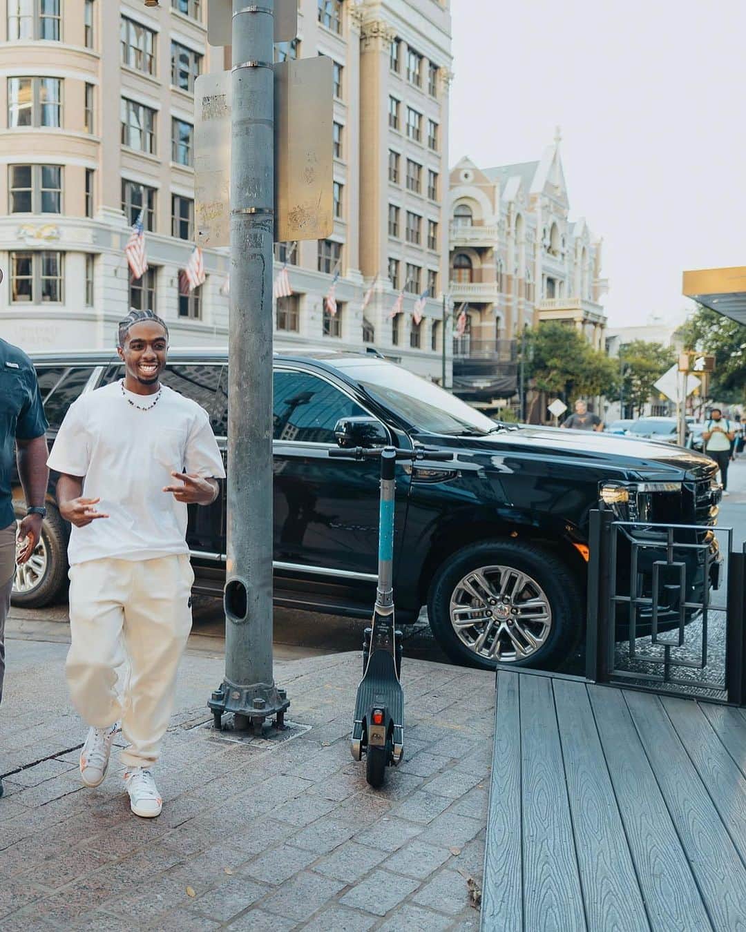 カレブ・マクラフリンさんのインスタグラム写真 - (カレブ・マクラフリンInstagram)「Austin Texas ✅」7月13日 2時04分 - therealcalebmclaughlin