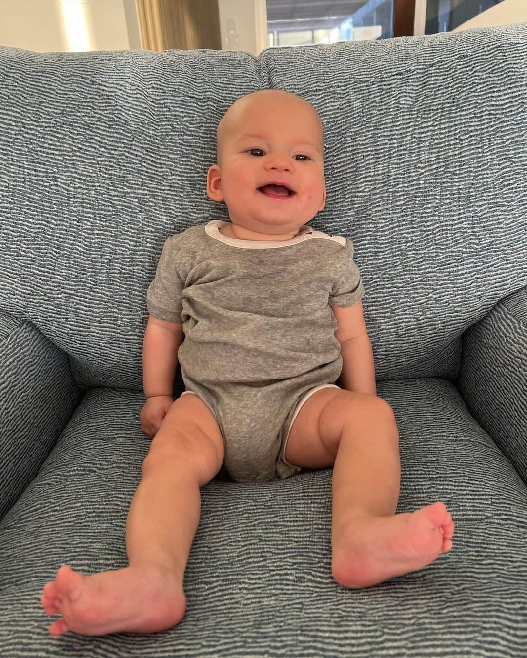 Katya Elise Henryさんのインスタグラム写真 - (Katya Elise HenryInstagram)「my big boy is 6 months old today 🙏🏽 please stop growing up. you are perfect my sweet son, you’re everything I ever wanted! that mama + son bond is 🥺🤞🏽🩵 indescribable, whew I can’t even handle it. happy 6 months Harlem!」7月13日 2時09分 - katyaelisehenry