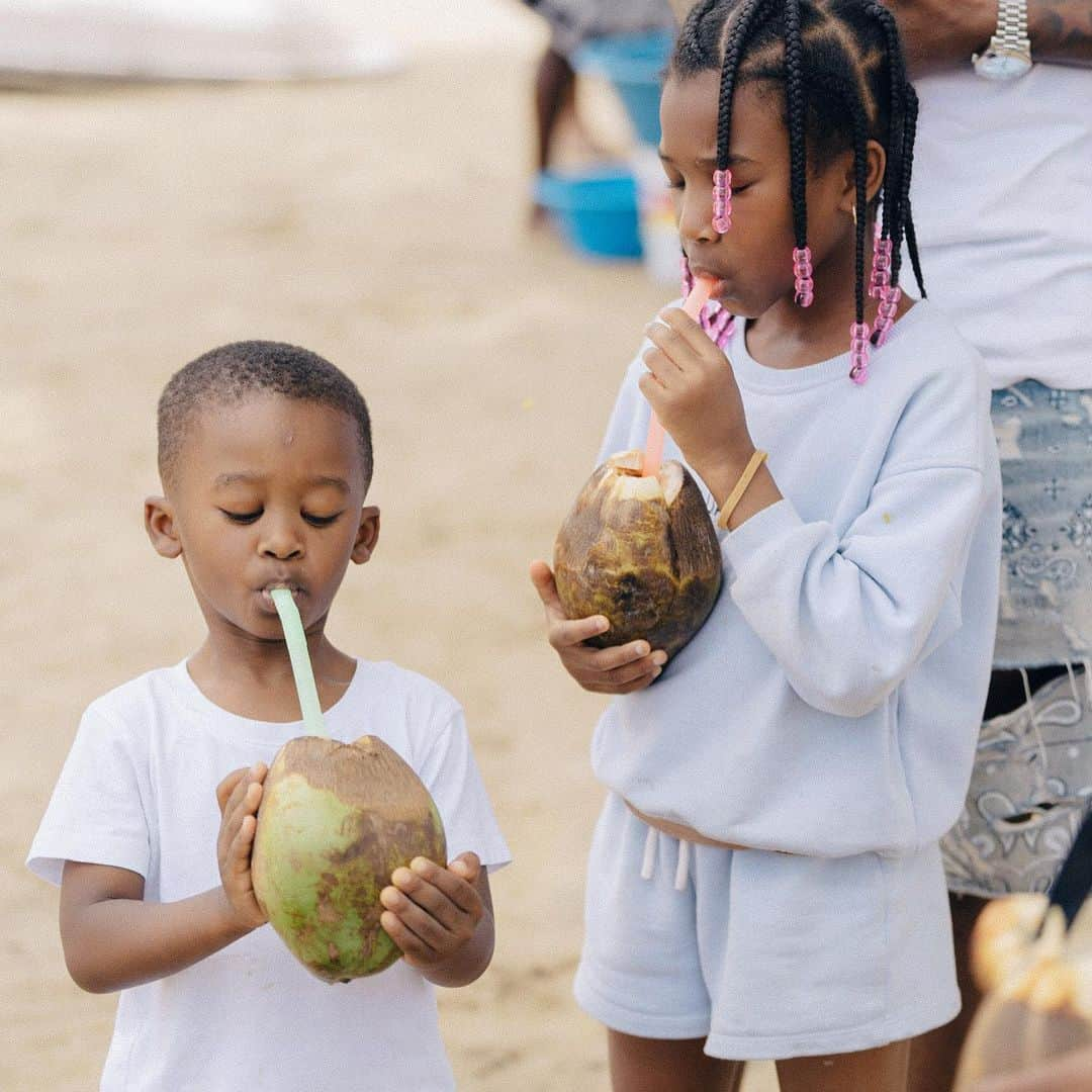 ネルソン・セメドさんのインスタグラム写真 - (ネルソン・セメドInstagram)「Cabo Verde 🇨🇻  Alegria, Trabalho, Simplicidade  Nu manti sempre asi Obrigado pelo carinho por mim e pela minha família.♥️」7月13日 2時15分 - nelsonsemedo50