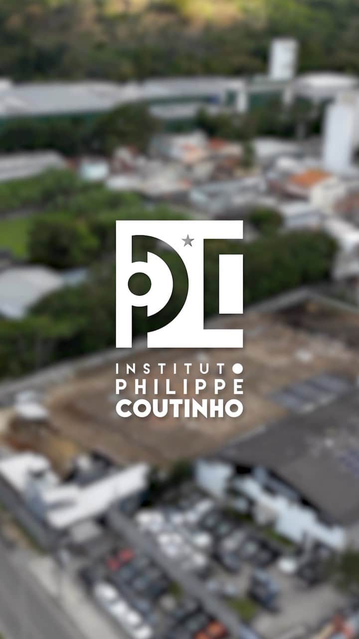 フィリペ・コウチーニョのインスタグラム：「Obras em pleno vapor! Nosso instituto está a todo gás, estamos trabalhando duro para transformar sonhos em realidade. Em breve, teremos um espaço incrível para impactar vidas e fazer a diferença.」