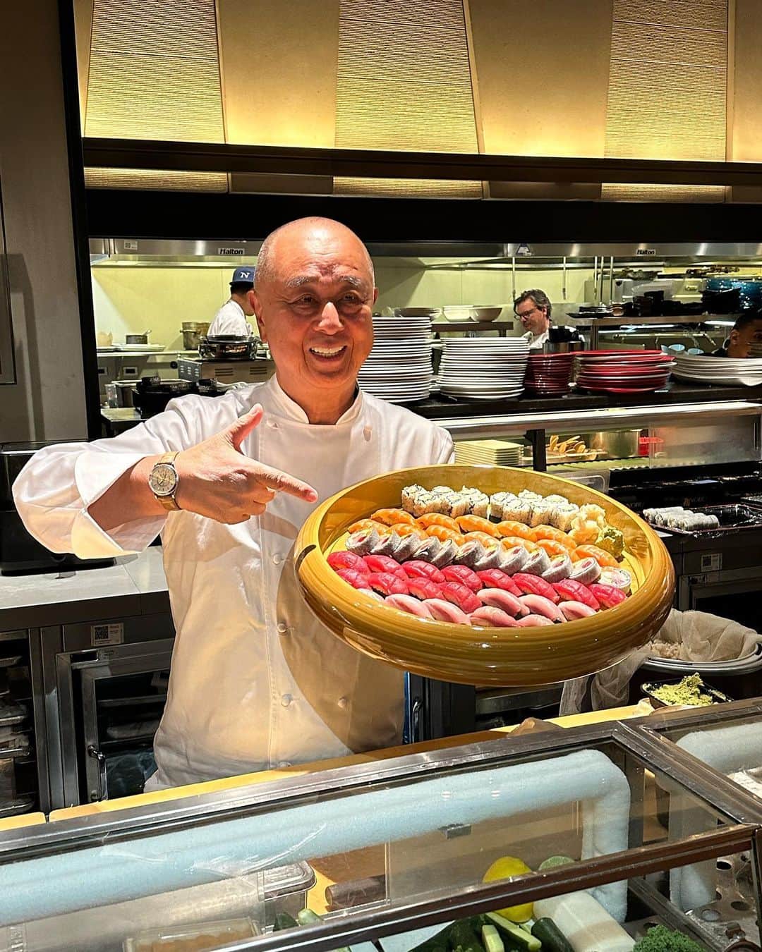のインスタグラム：「Nobu making sushi at @noburestaurants #nobudowntown #nobuintown  @crystalcruises #newyork」