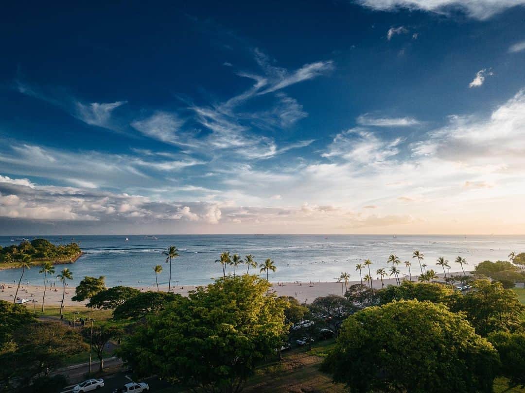 井上公造さんのインスタグラム写真 - (井上公造Instagram)「カメラマンのKENくんが、マジックアイランドでドローンで撮った写真。素晴らしい！ハワイの美しさを、改めて実感！  #ハワイ   #マジックアイランド  #ハワイ大好きな人と繋がりたい   #ドローン撮影」7月13日 12時18分 - inouekozo39