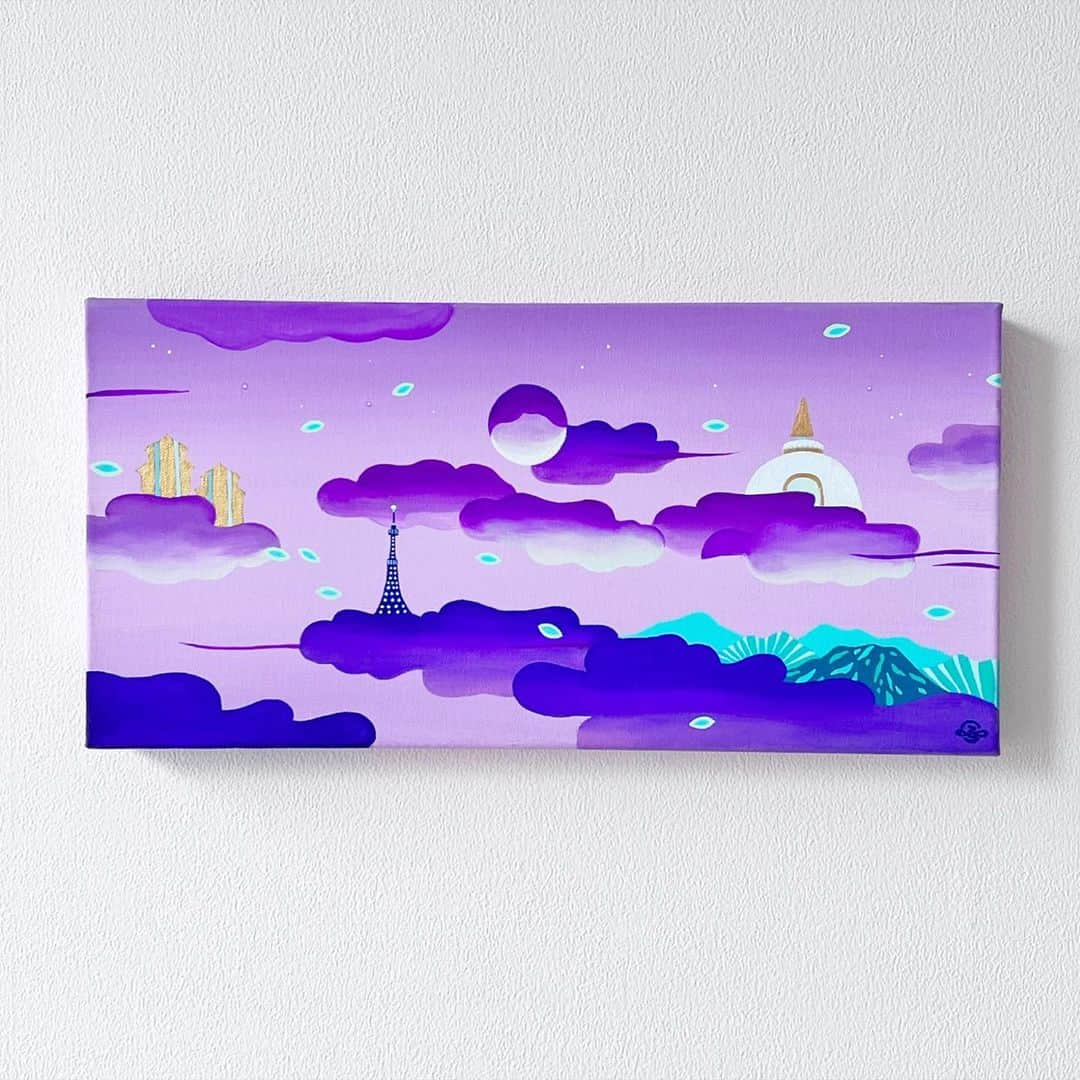 フランセス・スィーヒのインスタグラム：「Highest of highs  Acrylic on canvas  20cm x 40cm  2021-2023  #painting#paintingoncanvas#canvaspainting#acryliconcanvas#acrylicgouache#purpleaesthetics#purple#purplepainting#purpleclouds#clouds#cloudpainting#paintingclouds#frankiecihi#dreamscape#imaginedlandscapes#futurism」