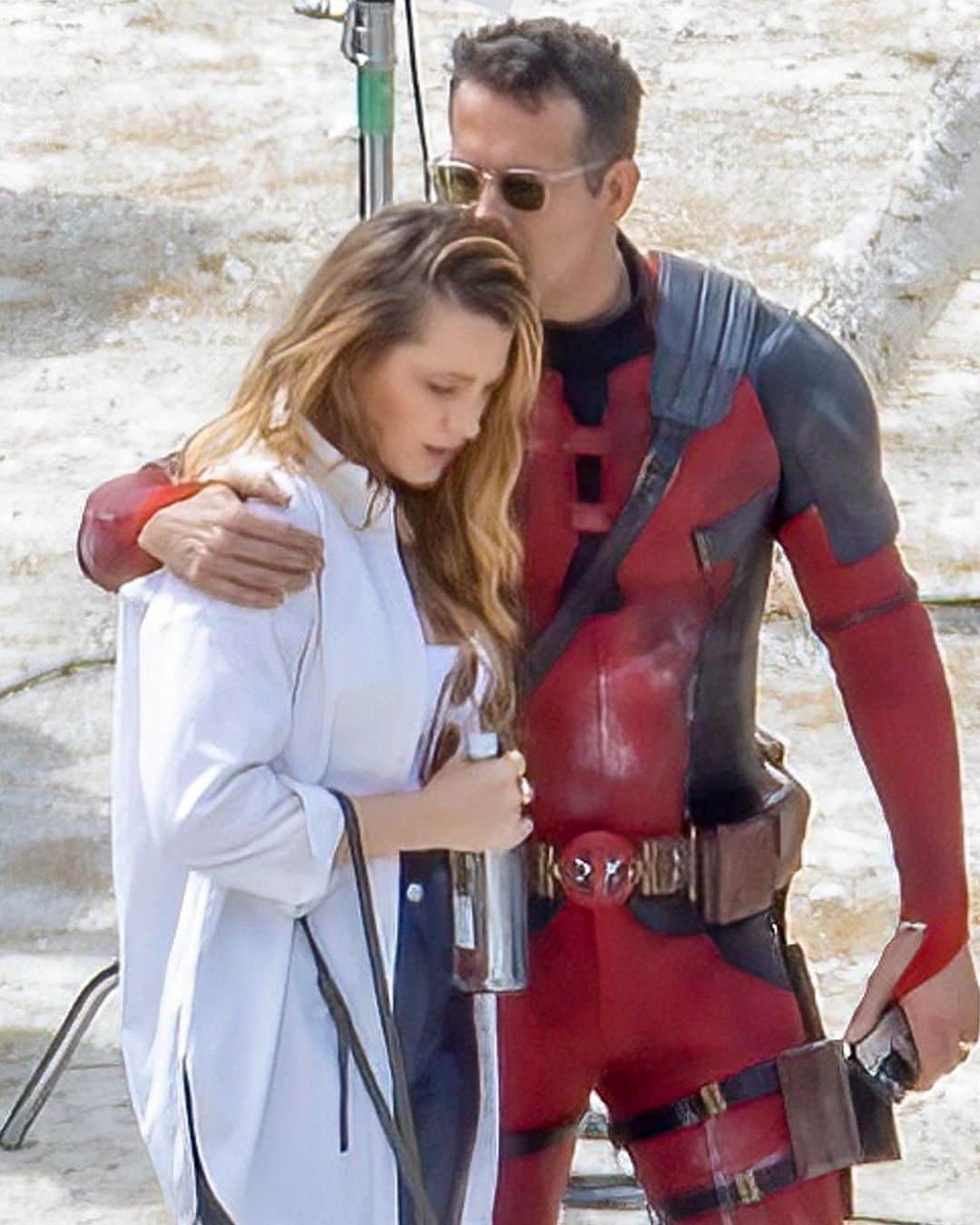 Just Jaredさんのインスタグラム写真 - (Just JaredInstagram)「Blake Lively paid a visit to husband Ryan Reynolds on set of "Deadpool 3," which is scheduled to hit theaters on May 3, 2024. #BlakeLively #RyanReynolds Photos: Backgrid」7月13日 12時35分 - justjared
