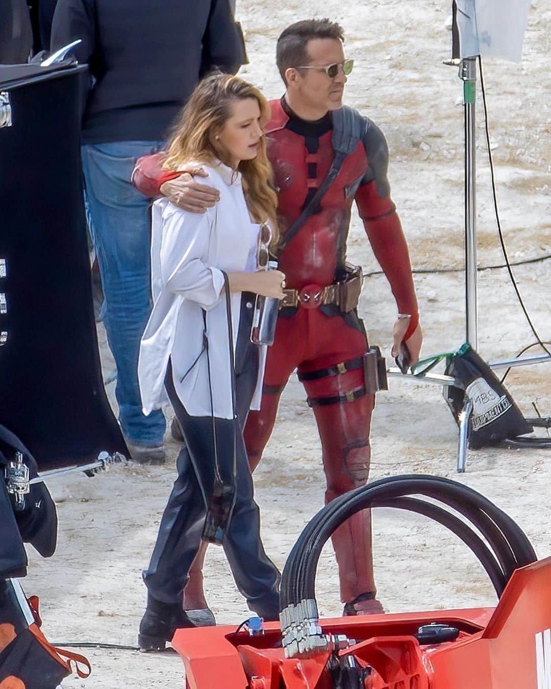 Just Jaredさんのインスタグラム写真 - (Just JaredInstagram)「Blake Lively paid a visit to husband Ryan Reynolds on set of "Deadpool 3," which is scheduled to hit theaters on May 3, 2024. #BlakeLively #RyanReynolds Photos: Backgrid」7月13日 12時35分 - justjared
