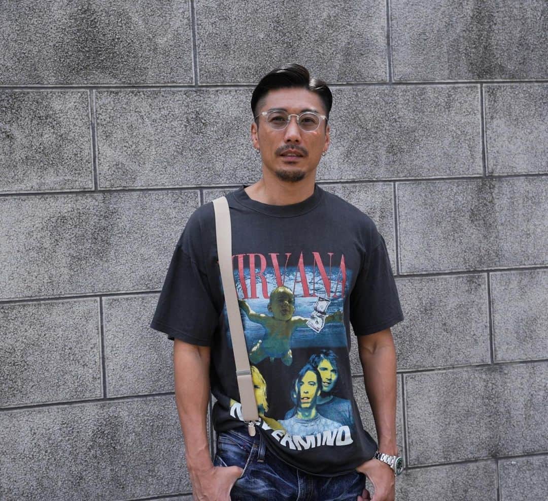 金子賢のインスタグラム：「天気悪いくらいが気候が良い😇  Tシャツよりタンクトップ🎽やろうけど 今年は…残念🫤  #nirvana」