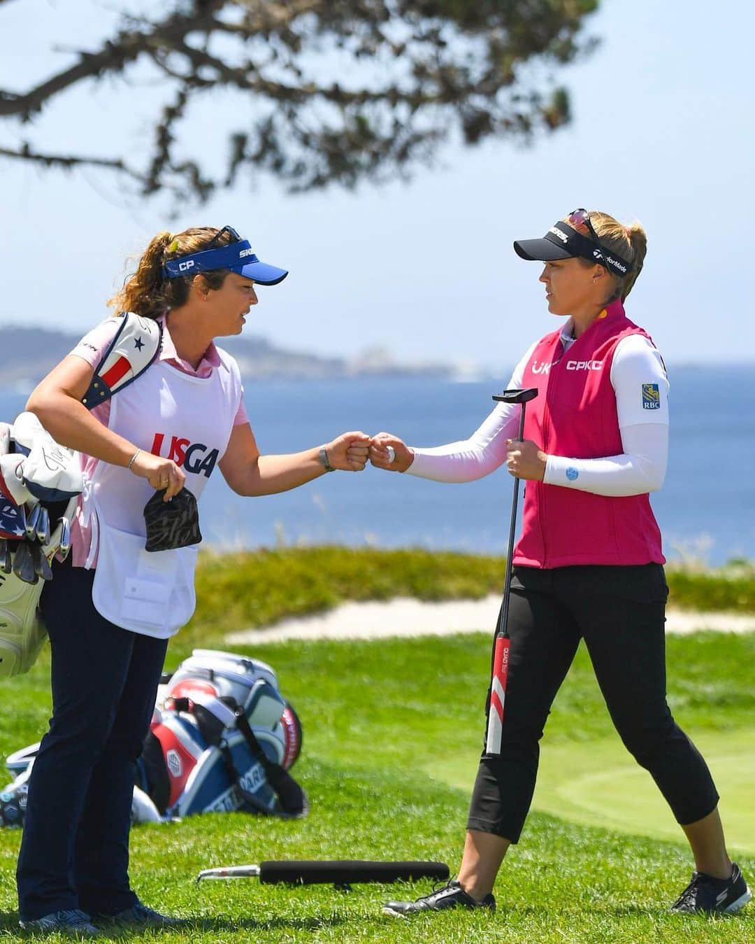 ブルック・ヘンダーソンのインスタグラム：「US Women’s Open at Pebble Beach!  🫶🏻  Another solid finish with 12th place. 💪🏻 🇺🇸Lots of great memories to take away from this week. My hole-out eagle on Saturday was lots of fun too. 😁 Thanks @usga for a great championship.   #MajorChampionship #MajorTest」