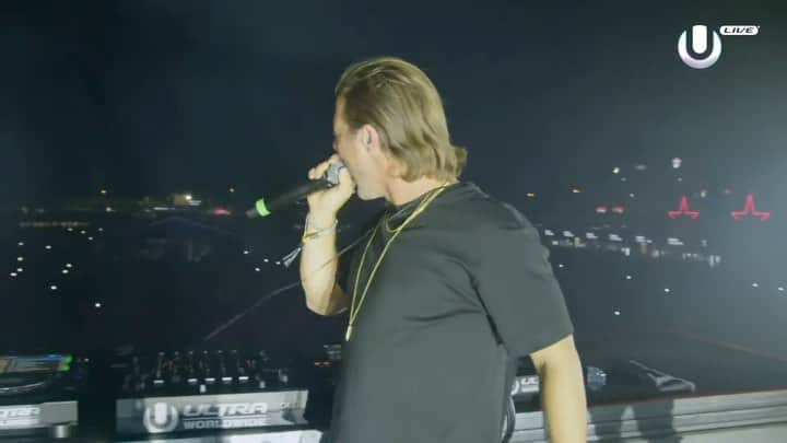 アクスウェルのインスタグラム：「An @axwell solo set at @ultraeurope finally happened and the @axtone boss delivered as always 🐐  Swipe for videos, including the first HQ preview of the new @swedishhousemafia single, “Ray of Solar” (pre-save now available in our link in bio)  (🎥: @ultraeurope)」