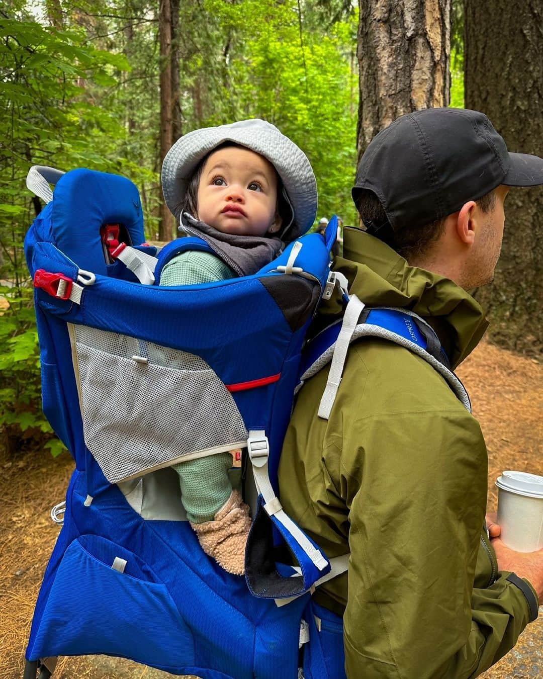 のインスタグラム：「We'll keep them safe, you keep them wild.  The only thing better than seeing it yourself is seeing it through their eyes - get even the littlest ones out exploring with the Poco Series.  📷 @jtphan | @theunexpectedtype   #OspreyPacks」