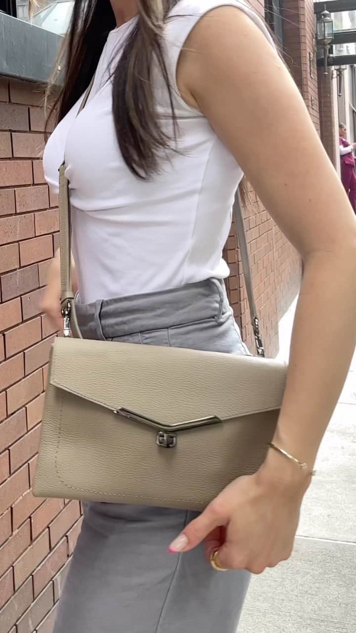 ボトキエのインスタグラム：「Prime day is HERE and we got a deal for you on our Valentina Flat Crossbody, an essential for your wardrobe. Head to our website now and use @buywithprime at checkout for 25% off!」