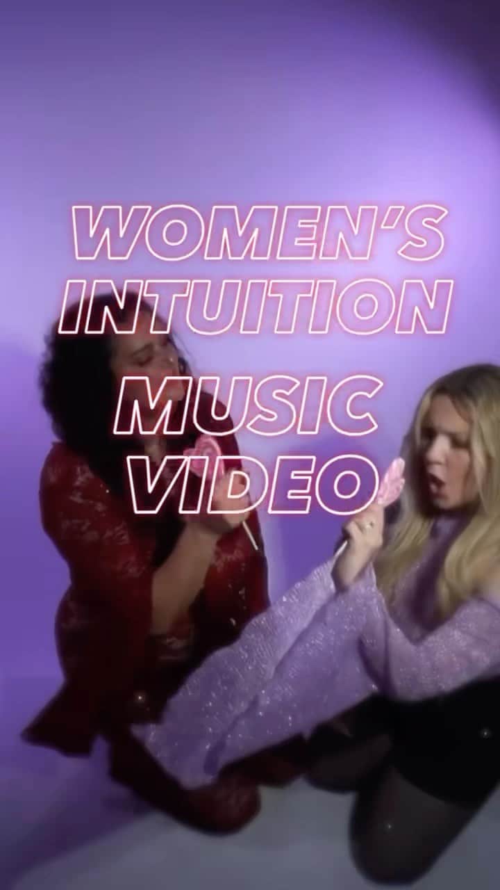 アビゲイル・ブレスリンのインスタグラム：「50k+ streams & the video coming sooner than you think… 👯‍♀️ #WomansIntuition」