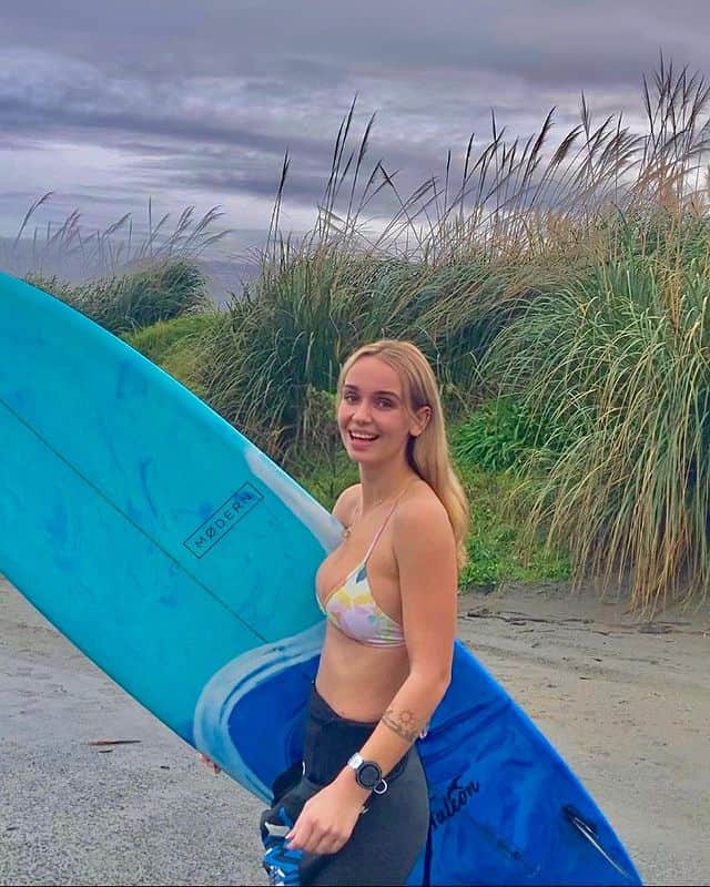 JOLYN Swimwearのインスタグラム：「Mid - winter surfs are in full swing! 🫶💙 // #jolynaustralia」