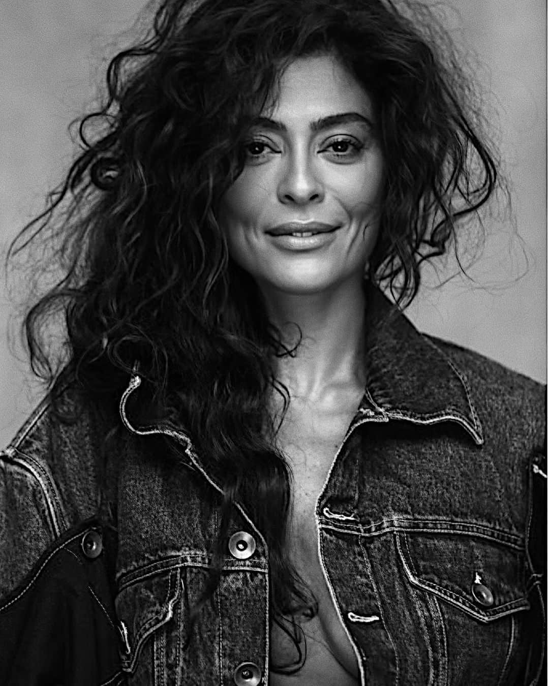 ジュリアナ・パエスさんのインスタグラム写真 - (ジュリアナ・パエスInstagram)「Oversize Overjoyed 💙」7月13日 6時08分 - julianapaes