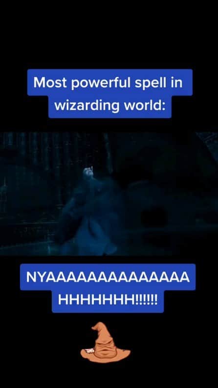 ダニエル・ラドクリフ（ファンアカウント）のインスタグラム：「🌎MOST POWERFUL SPELL IN THE WIZARD WORLD🌎 #harrypotter #Voldemort #wizard #scary #spells」
