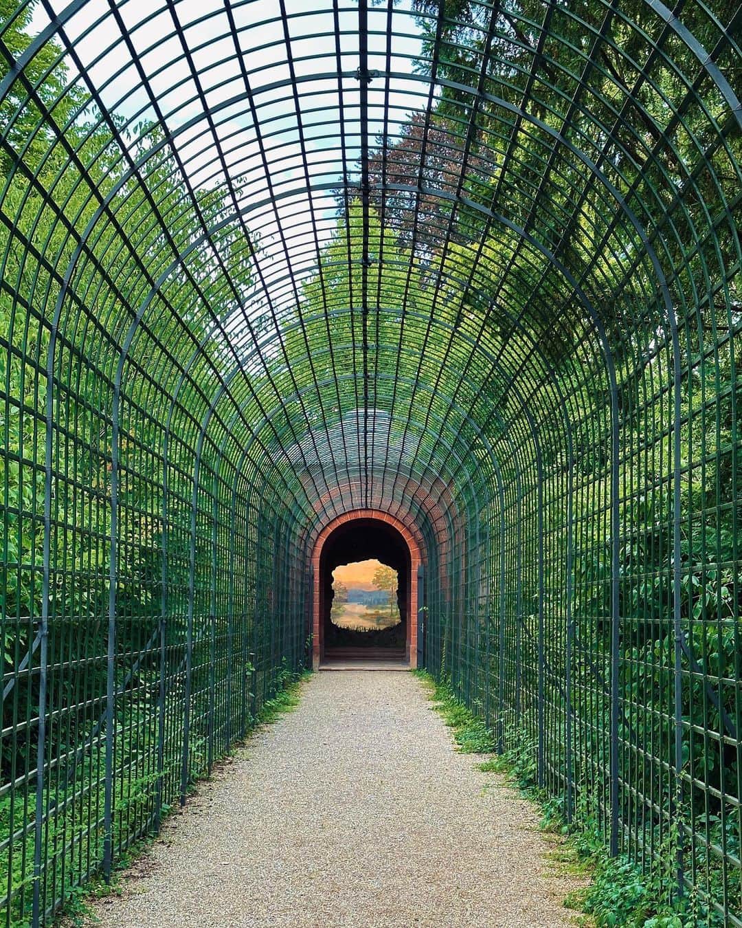 ゼッドのインスタグラム：「spent a beautiful day in germany with my fam and snapped some pretty pictures that insta is gonna punish me for posting because my face isn’t front and center but yolo」