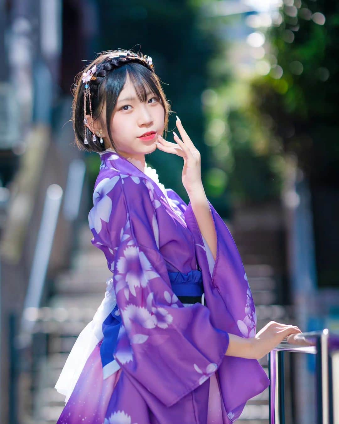 香月結衣のインスタグラム：「🏮👘🪻⁡ ⁡⁡ ⁡⁡ ⁡素敵な衣装に素敵な写真でしょ〜⁡ ⁡これはやばい(っ´ω`c)🩷いつも素敵な写真ありがとうございます❕🫧⁡ ⁡⁡ ⁡ #浴衣  #衣装  #夢アドCiTRON  #和風  #和風ロリータ  #浴衣衣装  #浴衣ドレス  #紫色  #紫浴衣  #和装  #一眼レフ  #ポートレート  #モデル  #model  #idol  #アイドル  #japanesestyle  #japan  #yukata  #kimono  #👘」