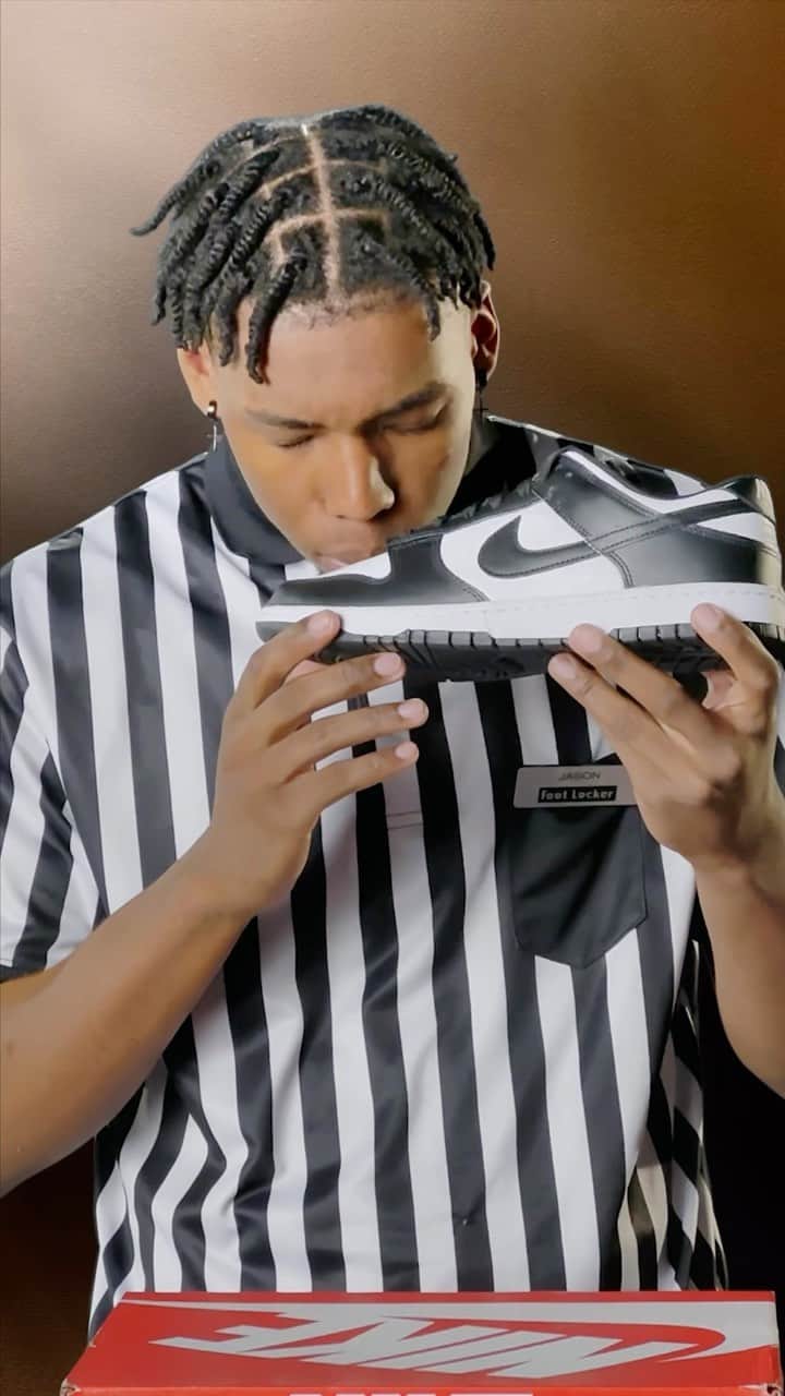 Foot Lockerのインスタグラム：「You know you do it too😅  There's nothing like that new shoe smell 👃👟  Shop for Sneaker Season in store and online now at Foot Locker.」