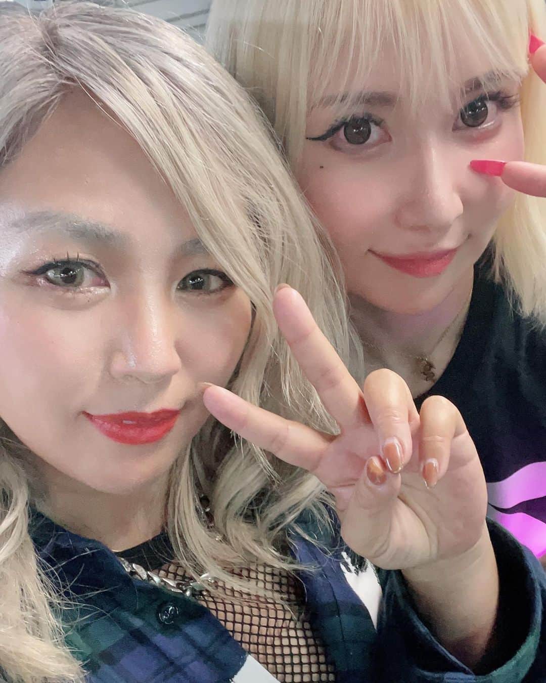 MINMIのインスタグラム：「とある撮影。はい もうすぐ新曲出ます！ そして今夜！フリーダムやアルバムの 発表します♡お楽しみに🙏☺️」