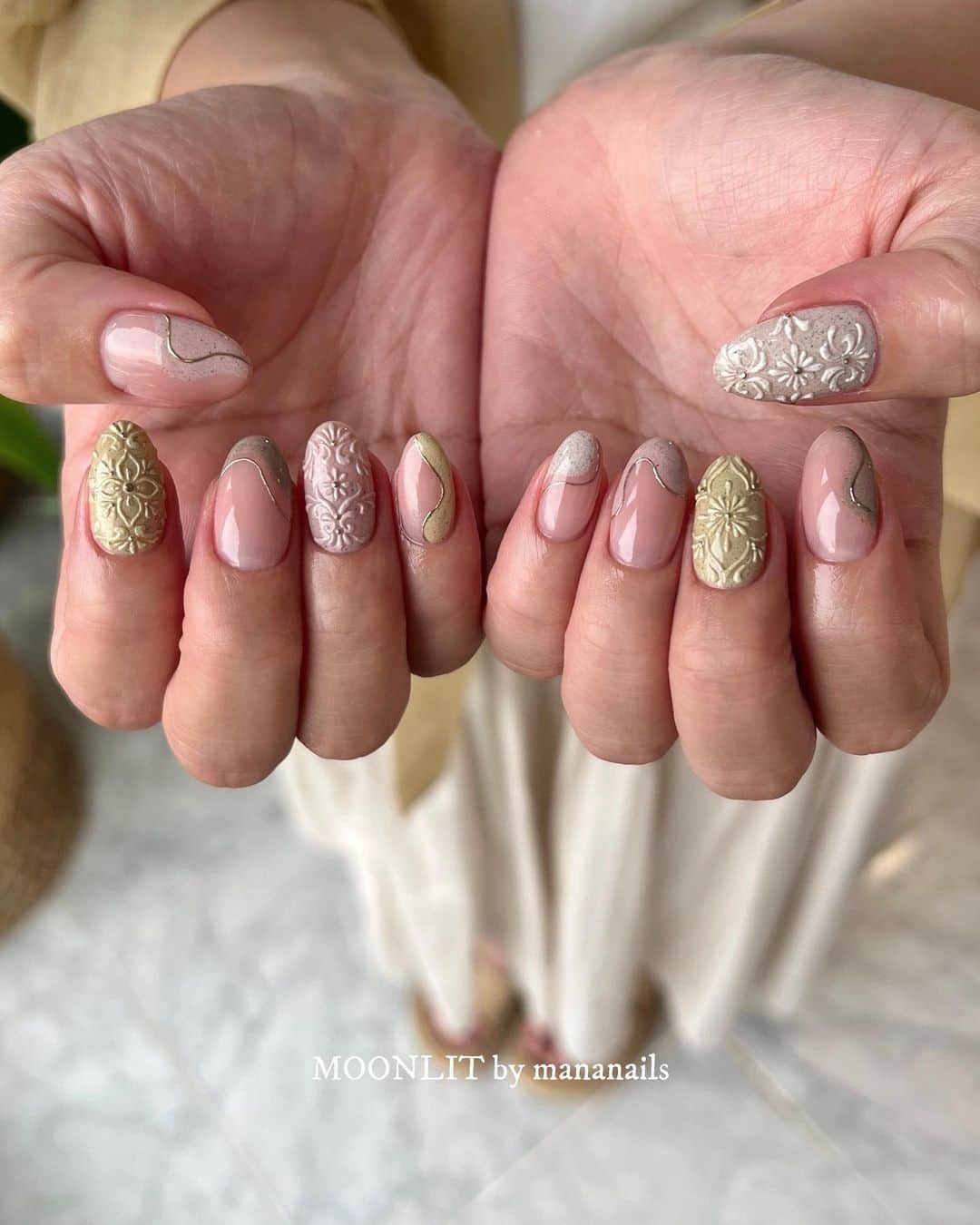 mananailsのインスタグラム：「relief flowers🌼  レリーフとうにょうにょ〰️ カラーのご希望をお伺いして、あとはお任せ🫱🏻‍🫲🏼  ☾120minオフ込み」
