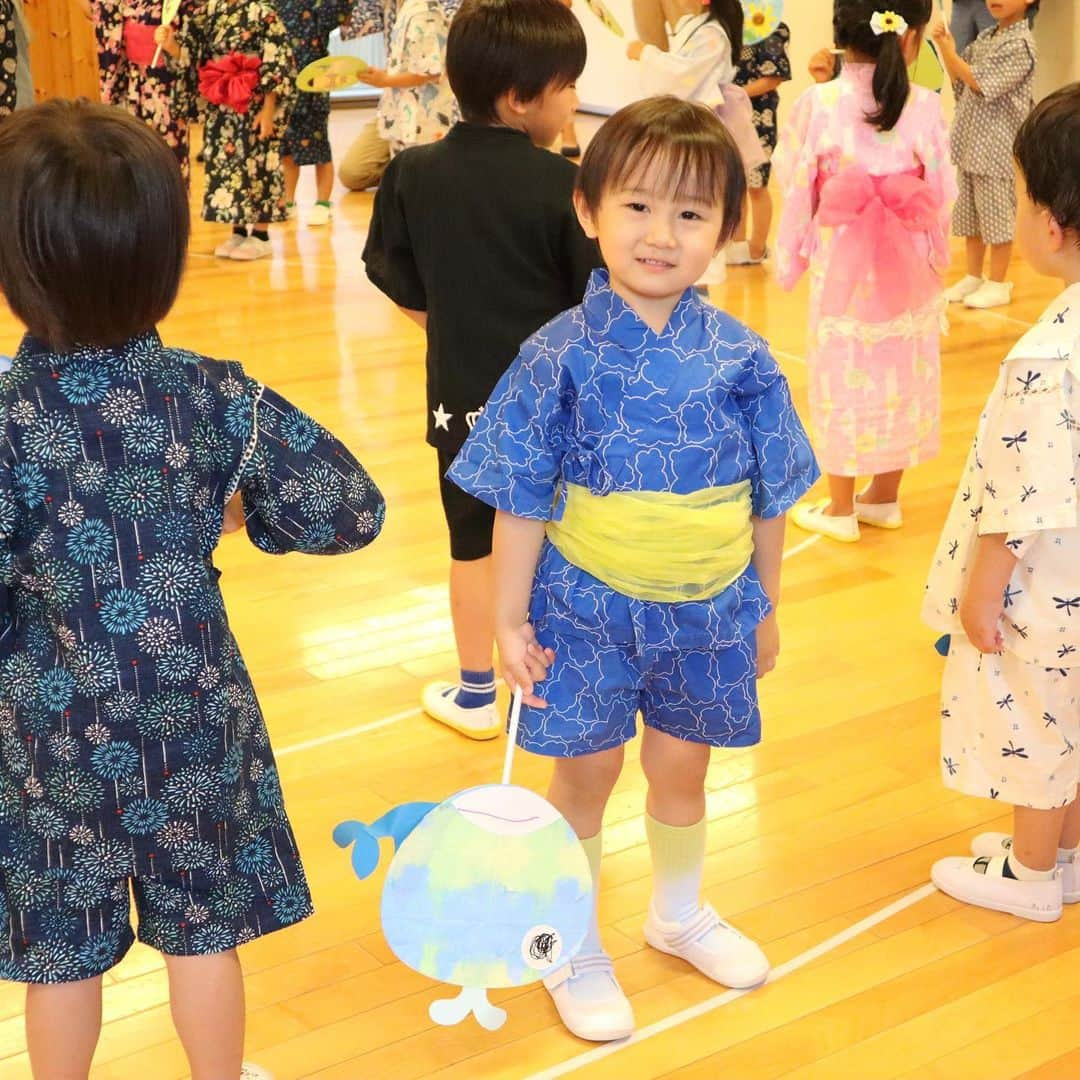 宇佐美彩さんのインスタグラム写真 - (宇佐美彩Instagram)「幼稚園の盆踊り🎐年少さんってなんであんなに可愛いのでしょうね🥺  #キッズコーデ #キッズファッション #こどものいる暮らし #こどもと暮らす #frankygrow #elfinfolk #키즈룩 #키즈펜션 #아들스타그램 #데일리록 #옷스타그램 #코디 #盆踊り #夏祭り #甚平 #여름축제」7月13日 8時19分 - o0oayankeyo0o