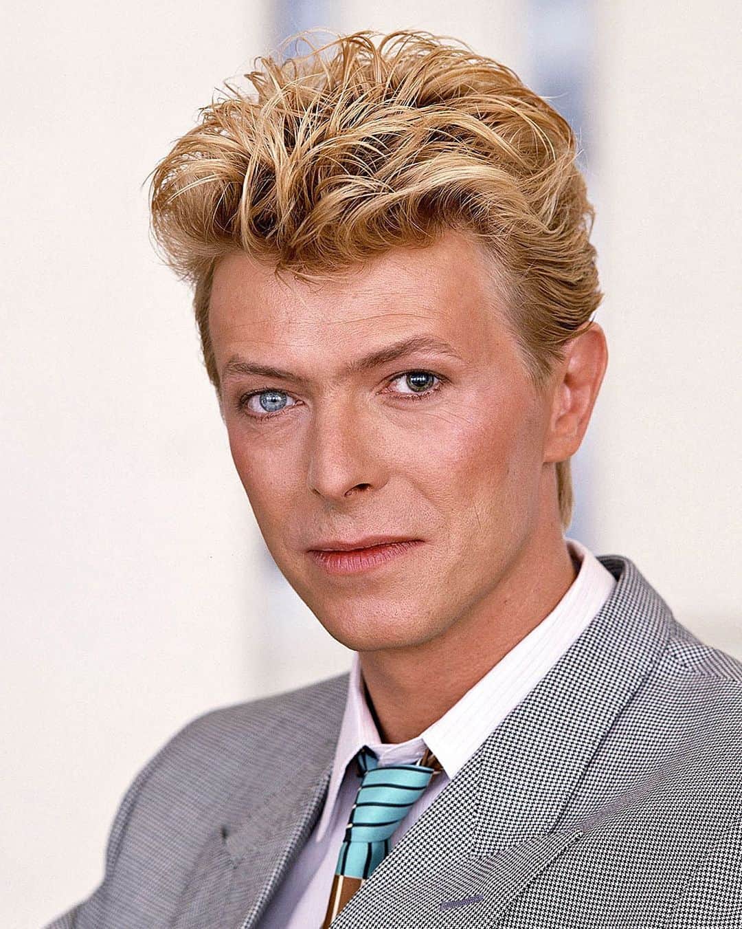 デヴィッド・ボウイさんのインスタグラム写真 - (デヴィッド・ボウイInstagram)「“You could look into my eyes...”  Forty years ago, David Bowie made photographer Tony McGee’s job a little easier by presenting like this.  Scrubbed up nice, didn’t he?  #RandomBowieReturns  #BowieTonyMcGee  #BowieLetsDance  #Bowie1983」7月13日 9時00分 - davidbowie