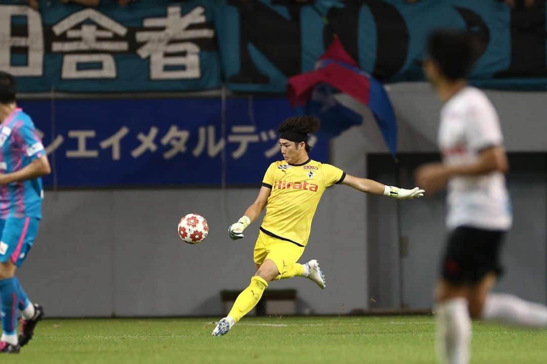 ROASSO KUMAMOTOさんのインスタグラム写真 - (ROASSO KUMAMOTOInstagram)「フォトレポート📷3️⃣ #ロアッソ熊本 #7月12日 #天皇杯3回戦 #サガン鳥栖戦 #勝利 4-3 #延長戦 #松岡瑠夢⚽️⚽️ #道脇豊⚽️⚽️ #たくさんの応援ありがとうございました  次の試合は #7月16日 #ホームゲーム #九州ダービー #大分トリニータ戦 #挑め高みへ」7月13日 9時06分 - roassokumamoto_official