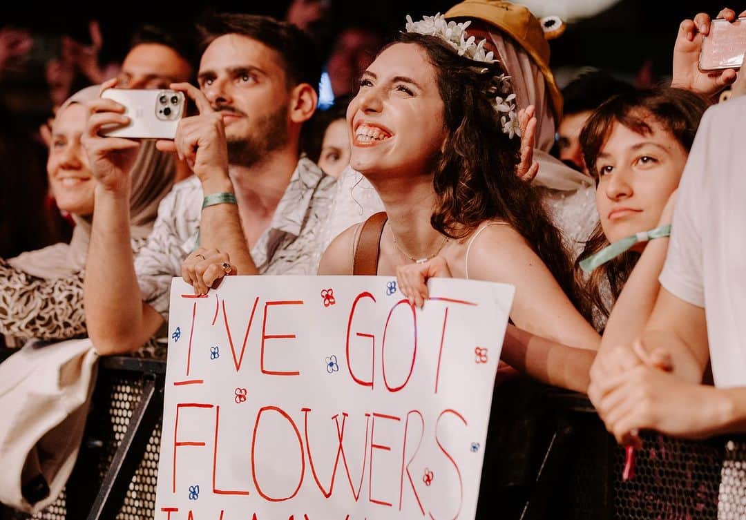 The Lumineersのインスタグラム：「What a dream to finish up this leg of tour in Istanbul!  A massive massive thank you to our crew. The amount of hours that go into every element of this show and travel are countless. We are thankfully surrounded by the best.   Love you all!  Headed back state side for leg 2 with teary eyes and full hearts!   Can’t wait to see you all again soon!  America Let’s do this!」